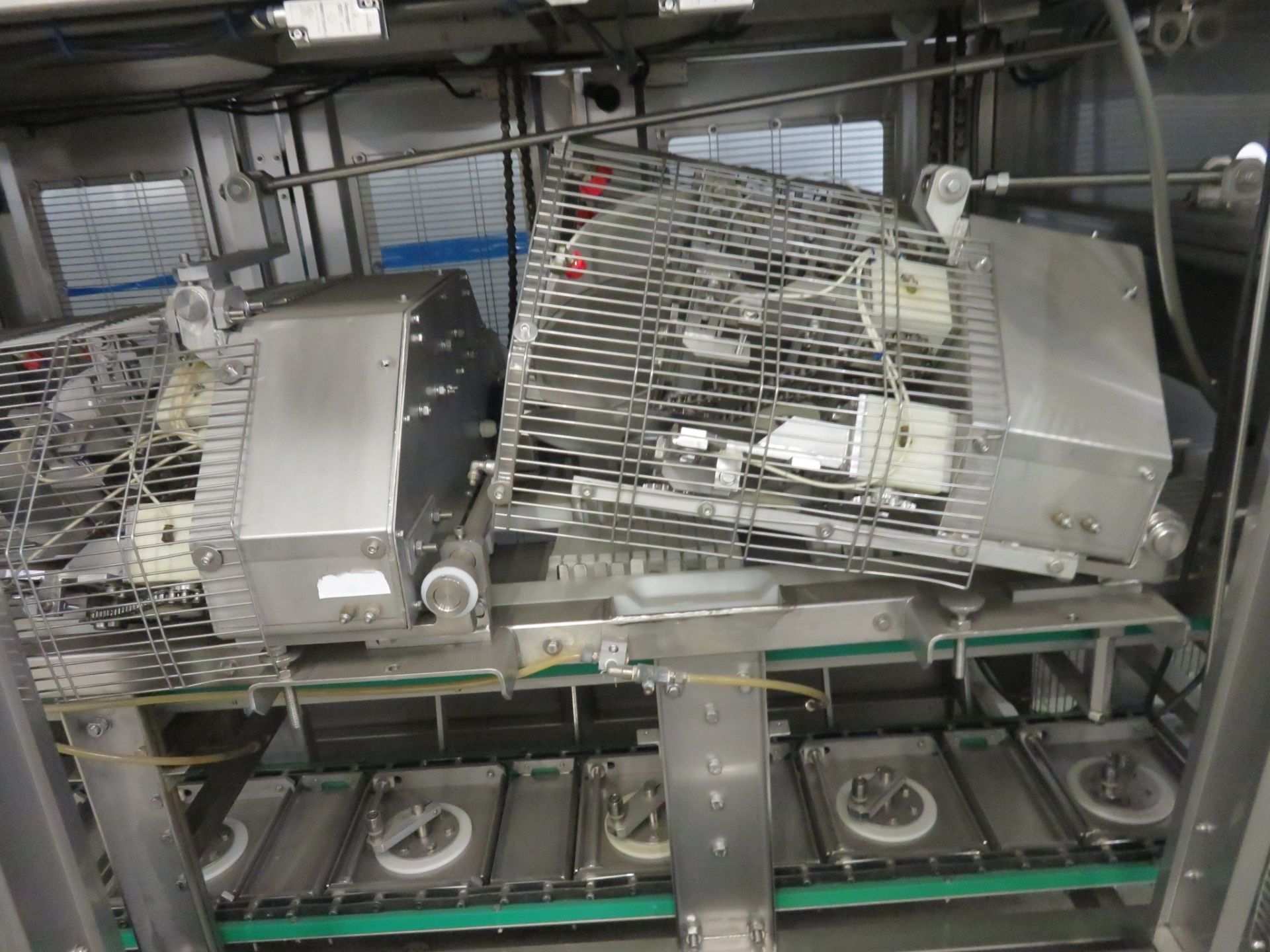 ABL GTF PINEAPPLE AND MELON AUTOMATIC CHUNKING MACHINE. - Image 8 of 15