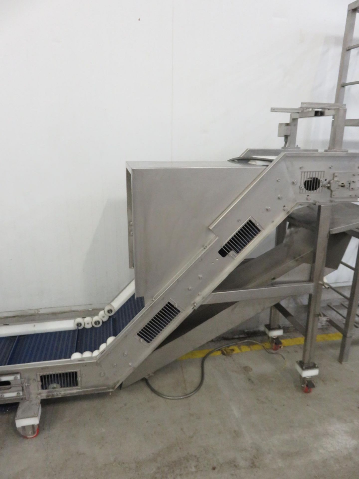 ABL GTF PINEAPPLE AND MELON AUTOMATIC CHUNKING MACHINE. - Image 5 of 15