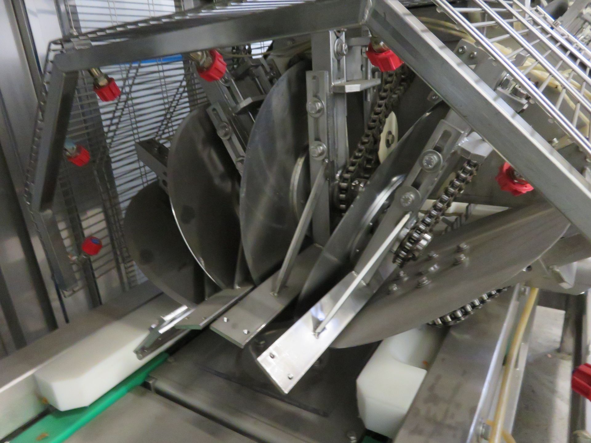 ABL GTF PINEAPPLE AND MELON AUTOMATIC CHUNKING MACHINE. - Image 13 of 15