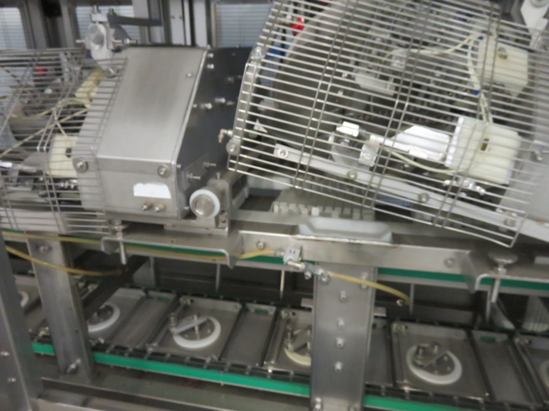 ABL GTF PINEAPPLE AND MELON AUTOMATIC CHUNKING MACHINE. - Image 14 of 15