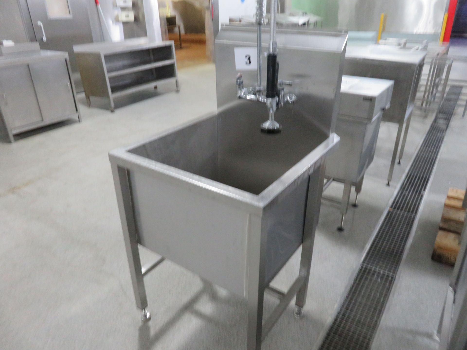 TEKNOMEK S/S FREE STANDING SINK. - Image 3 of 3