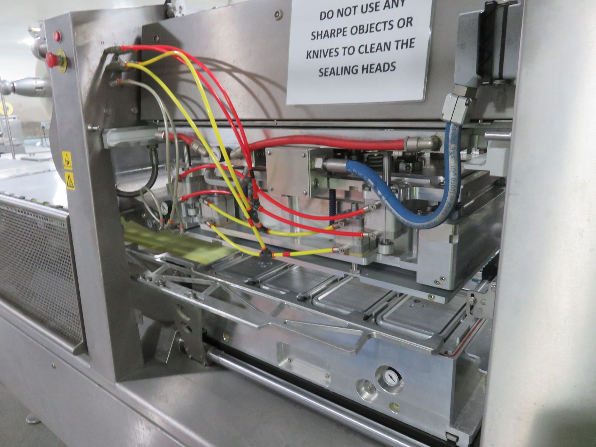 MONDINI EVO 384VG AUTO SKIN PACK SEALING MACHINE. - Image 8 of 15