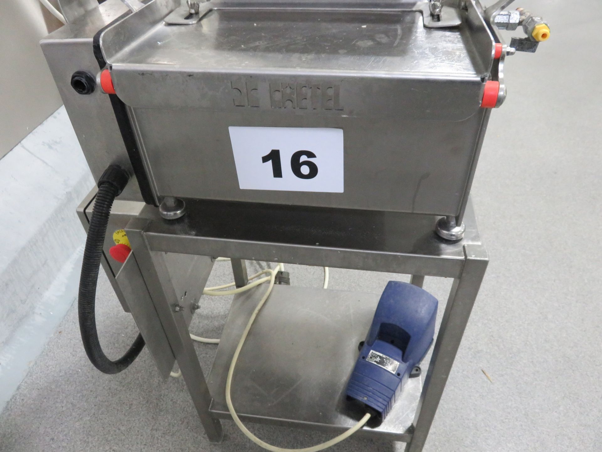 CRETEL S/S SKINNING MACHINE (TABLE TOP) WITH FOOT SWITCH. - Image 2 of 5