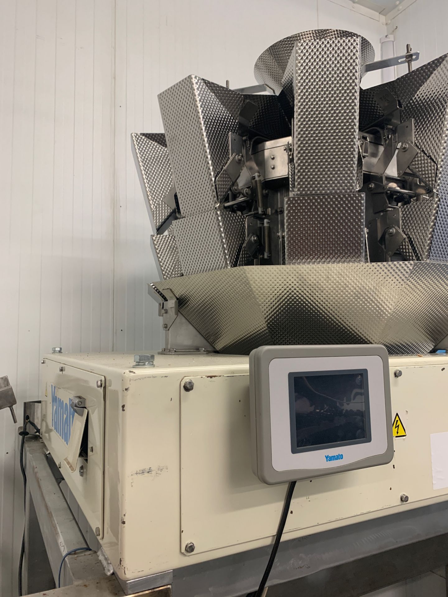 YAMATO 10 HEAD MULTI HEAD WEIGHER. COMPLETE WITH VIBRATORY HOOPER - Image 9 of 10