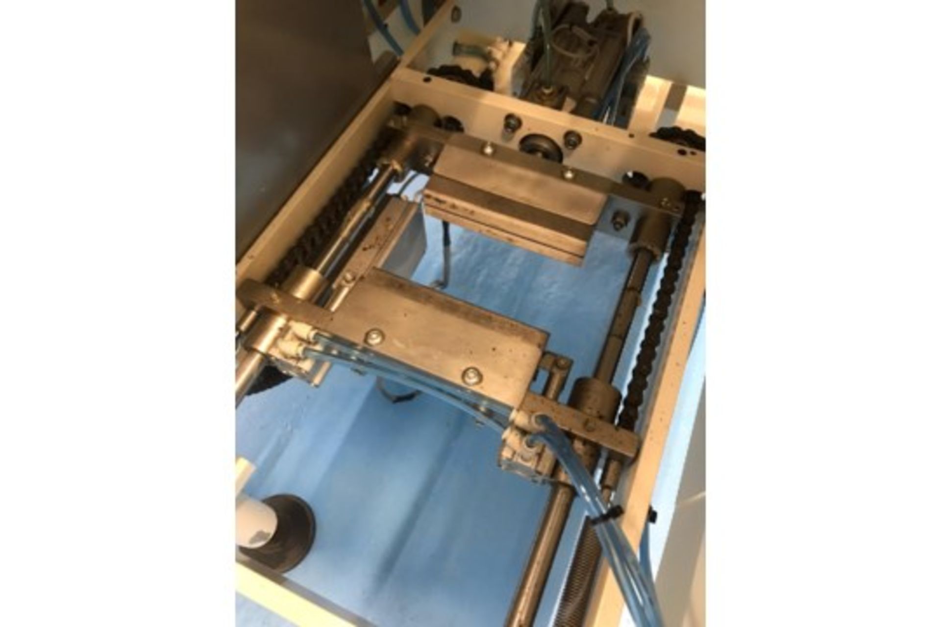 TECHNOSYS VERTICAL FORM FILL & SEAL MACHINE. - Image 6 of 8