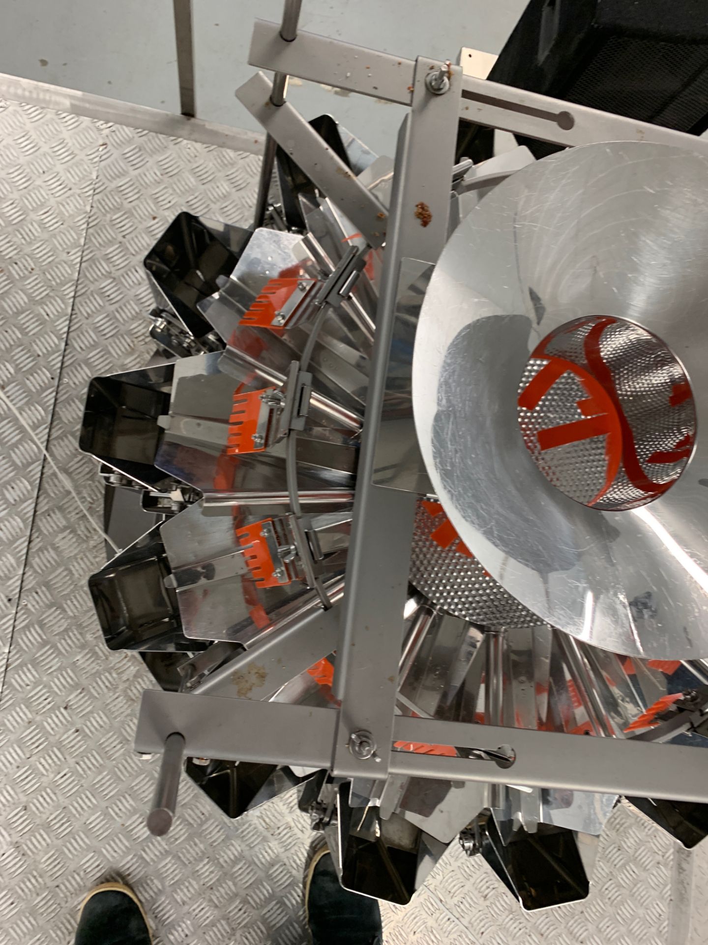 ISHIDA 14 HEAD MULTI HEAD WEIGHER. - Image 19 of 30