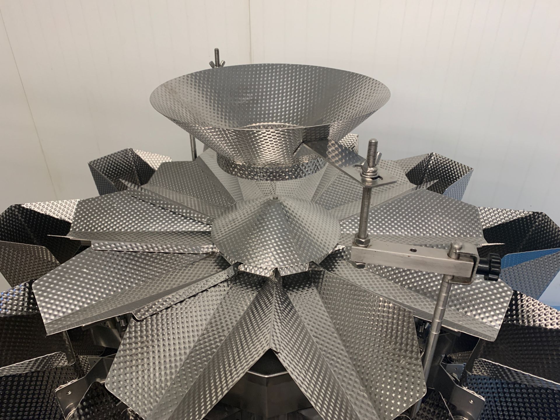 YAMATO 10 HEAD MULTI HEAD WEIGHER. COMPLETE WITH VIBRATORY HOOPER - Image 3 of 10