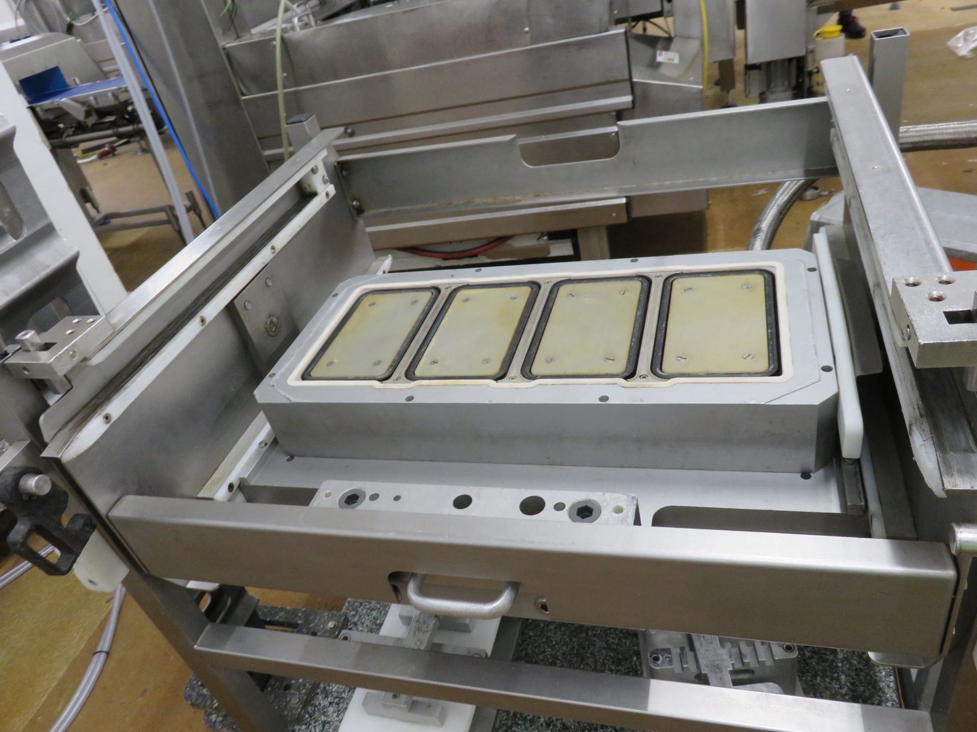 MULTIVAC T400 TRAY SEALER. - Image 7 of 8