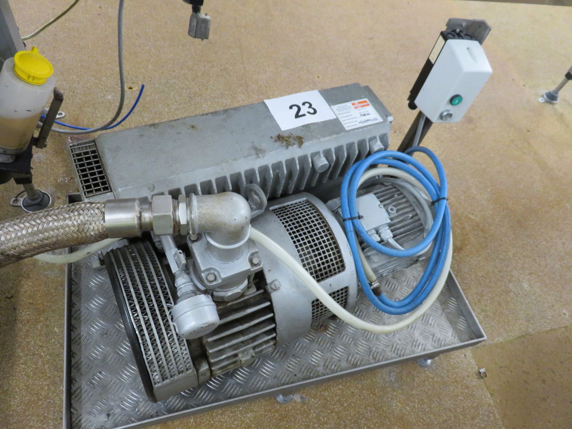 BUSCH VACUUM PUMP RA160.