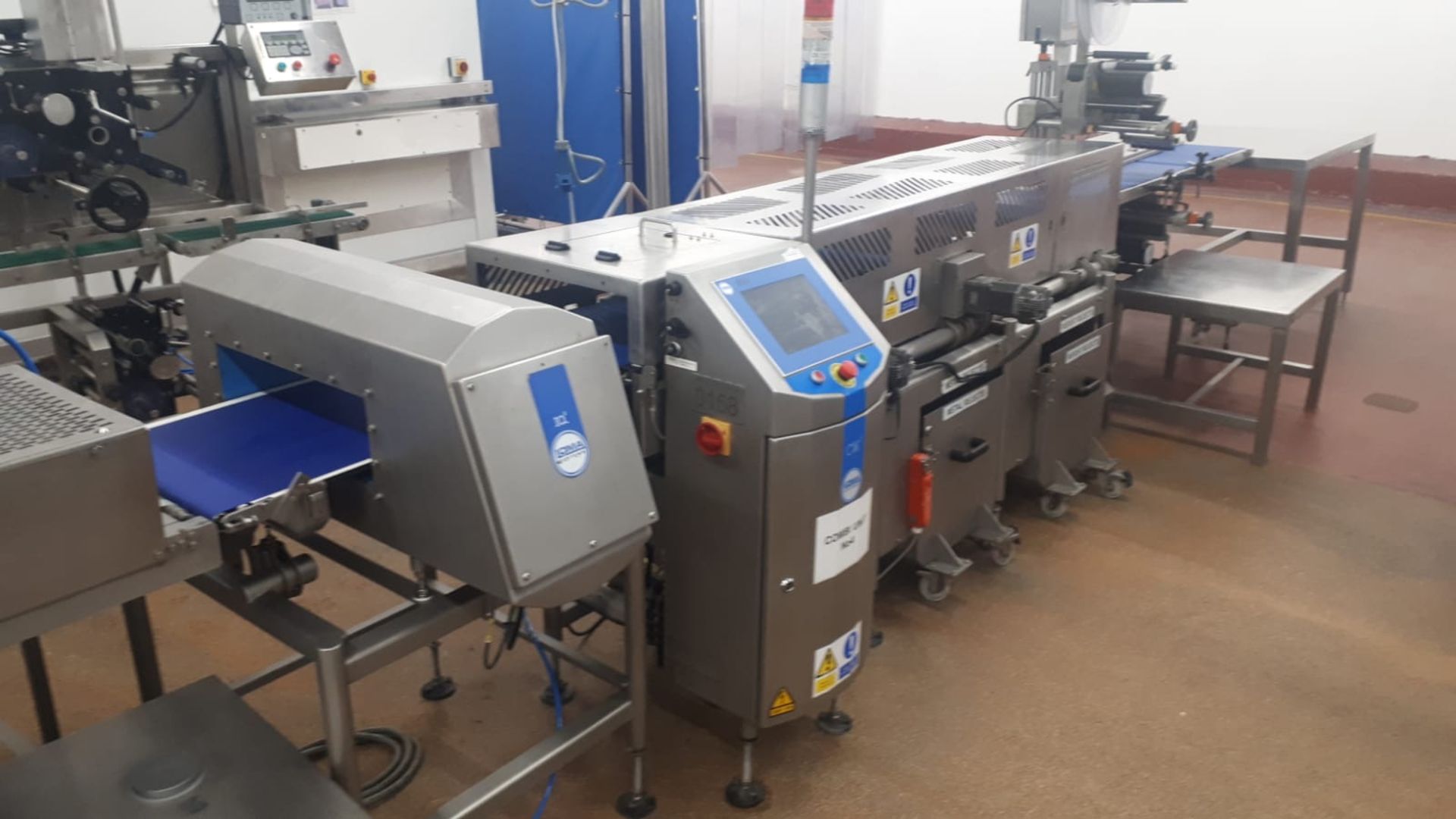 LOMA COMBI UNIT WITH IQ3 HEAD AND CW3 CHECKWEIGHER.