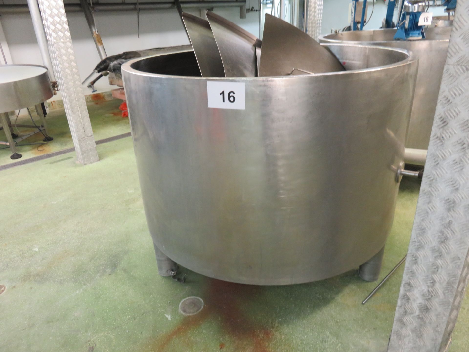 COOKING VESSEL S/S. bottom side discharge manual valve
