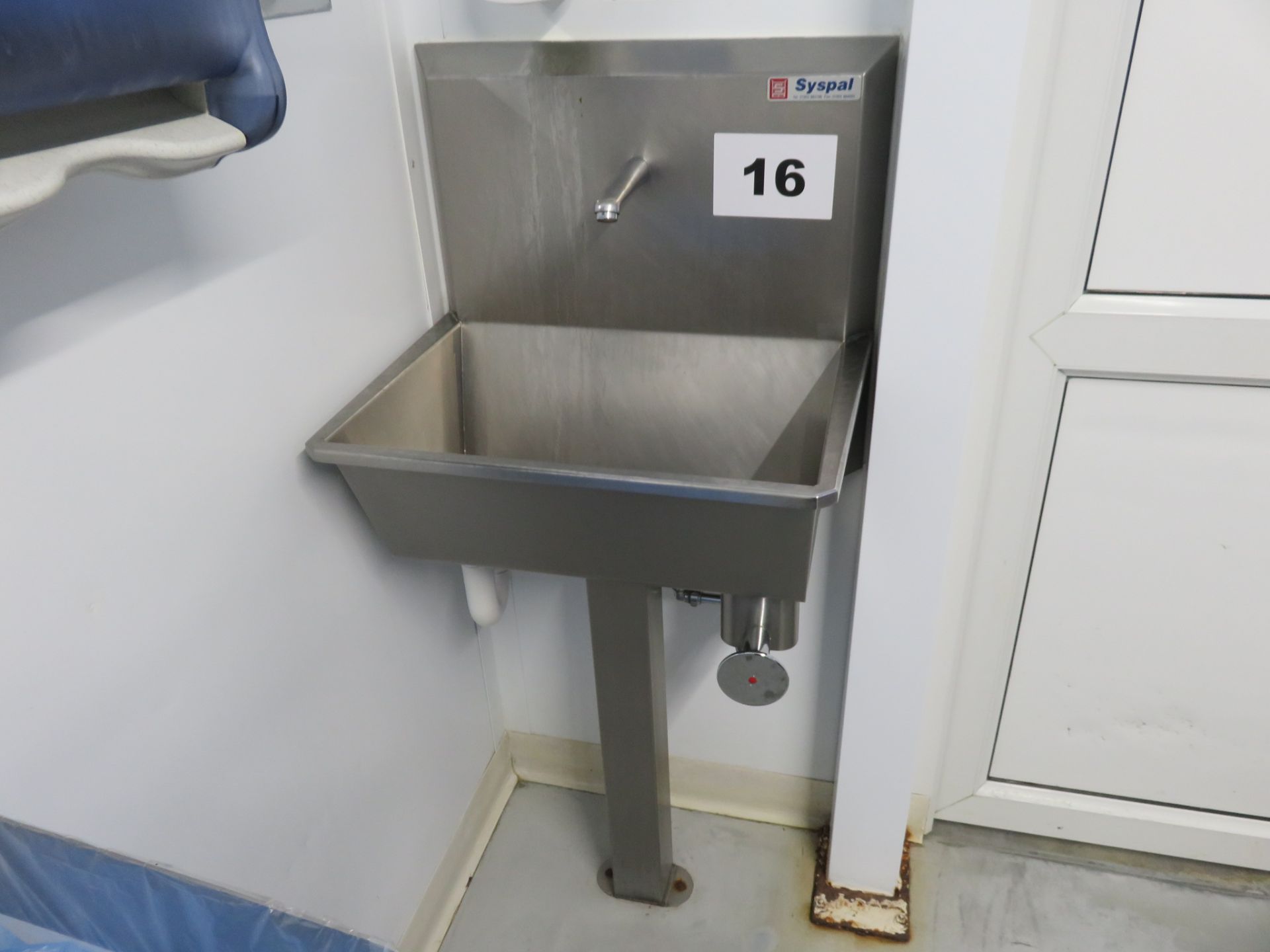 SYSPAL S/S SINGLE KNEE OPERATED SINK. - Image 2 of 2