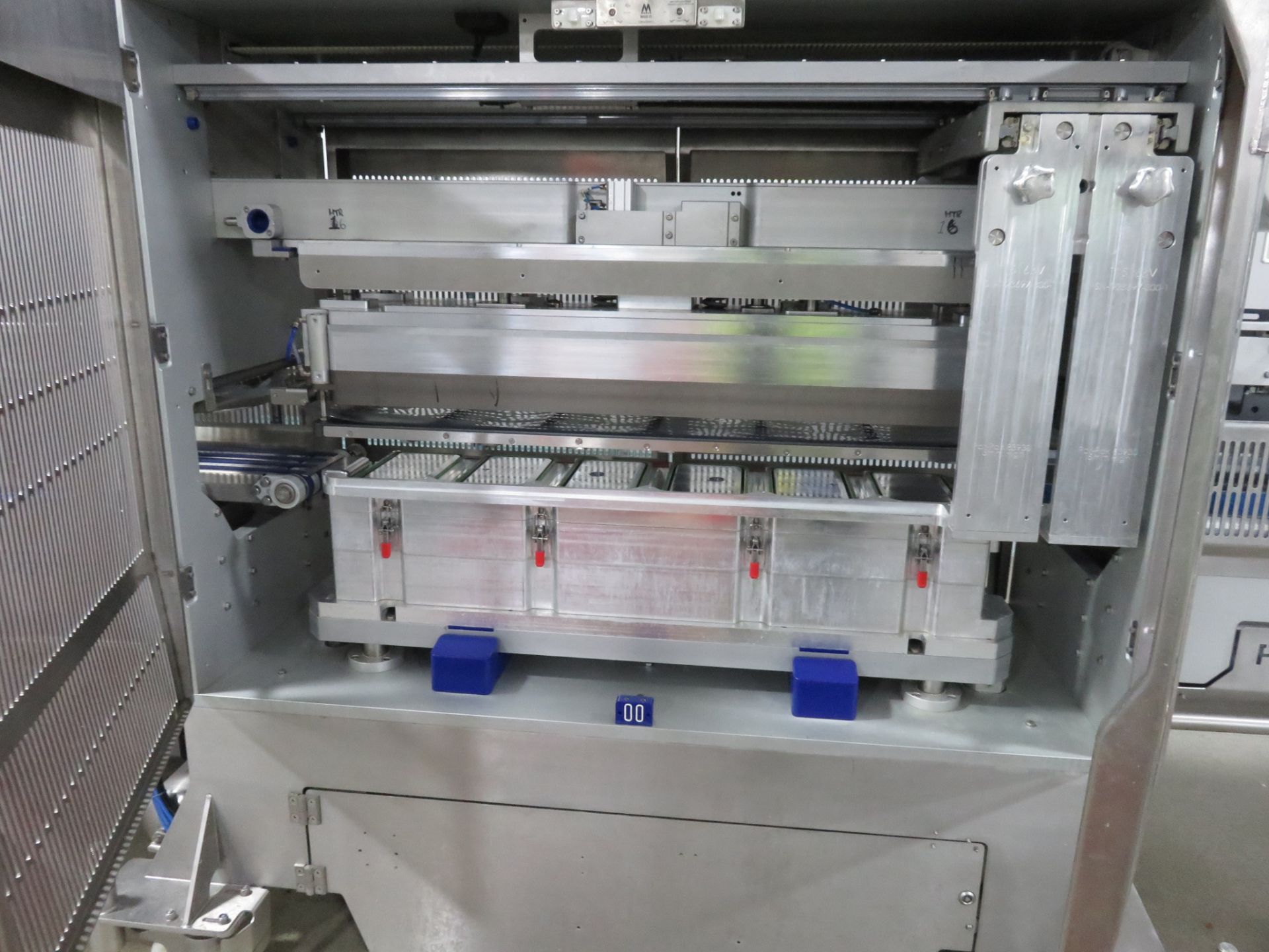 PROSEAL GT6e SKIN PLUS TRAY SEALING MACHINE - video below of machine in operation - Image 19 of 22