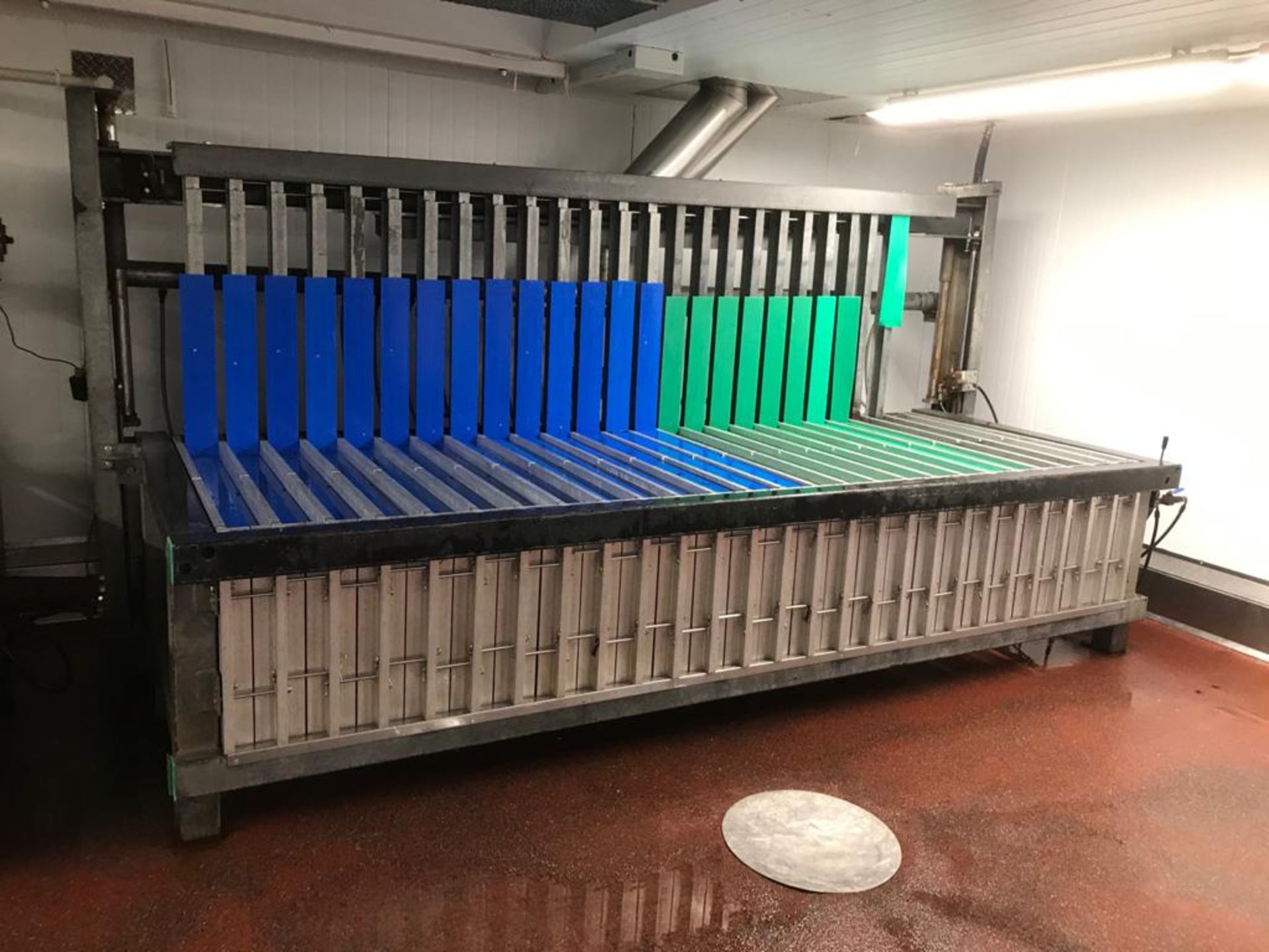 24-SLOT VERTICAL PLATE FREEZER