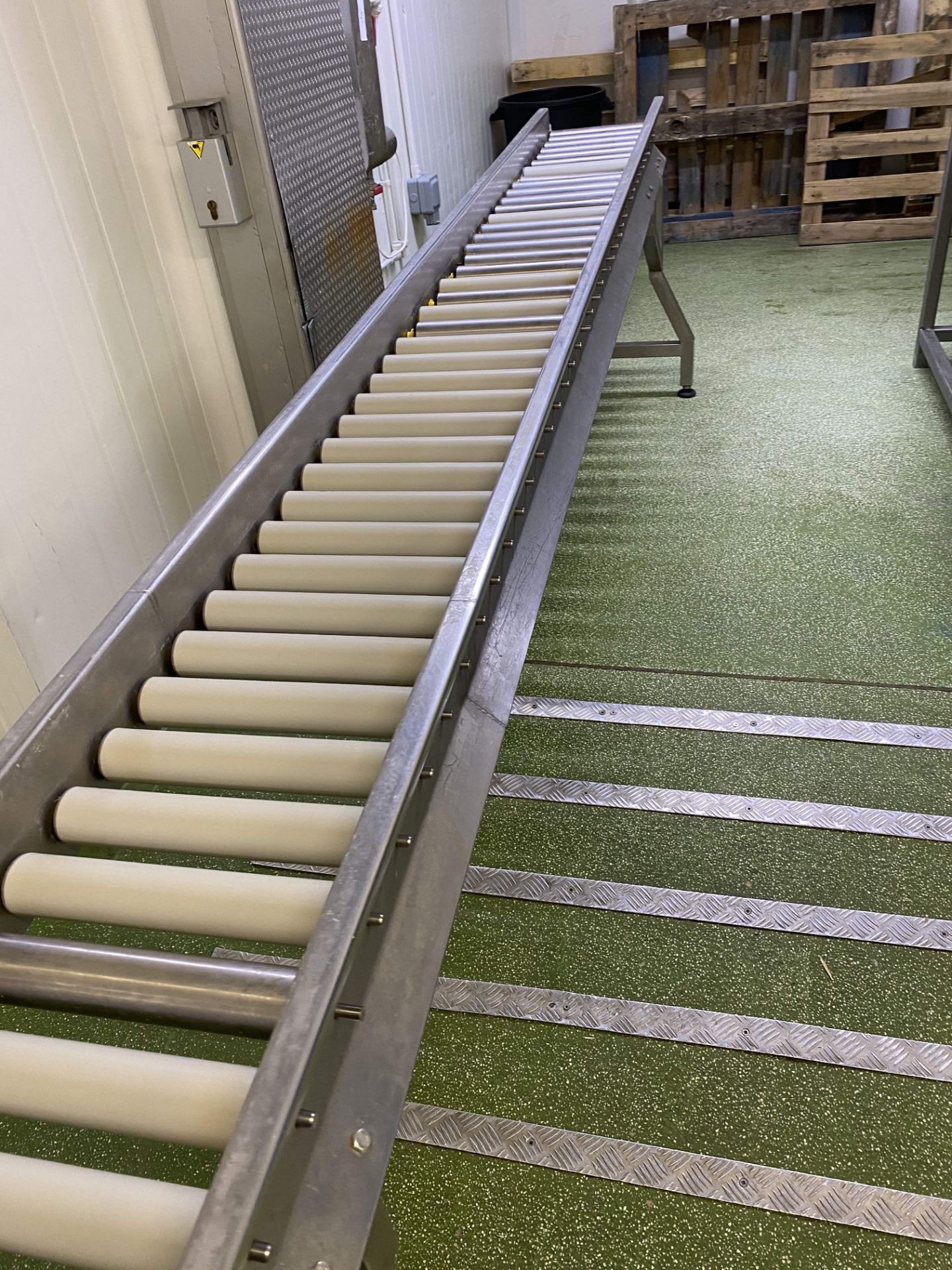 S/S ROLLER CONVEYOR. - Image 3 of 3