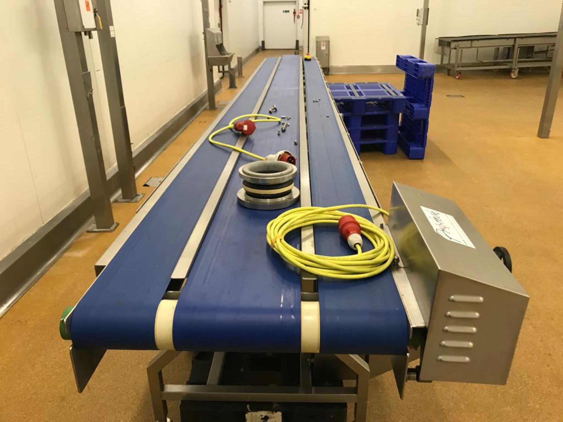 PROTECH 3 LANE CONVEYOR