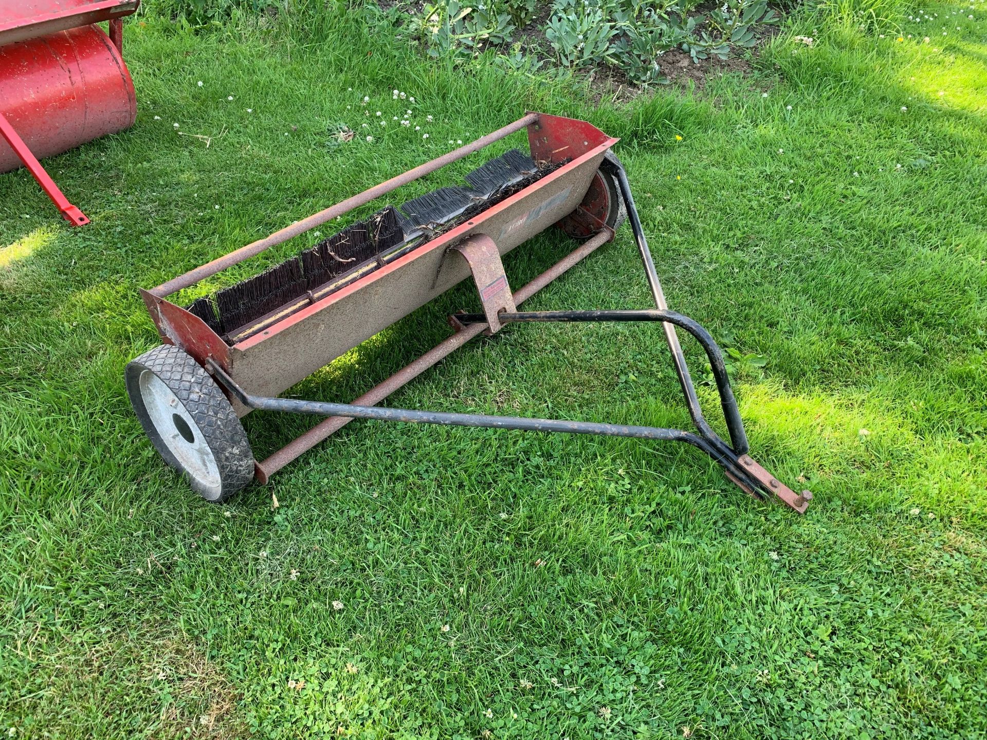 Roller, grass brush and sweeper for Westwood garden tractor - Bild 3 aus 3