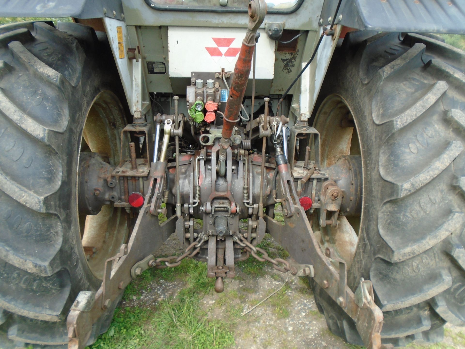 1990 Massey Ferguson 399 tractor, G499 SAT, 5,050 hours, 2 spools, 540/1000 PTO, 85% tyres (weights - Image 7 of 10