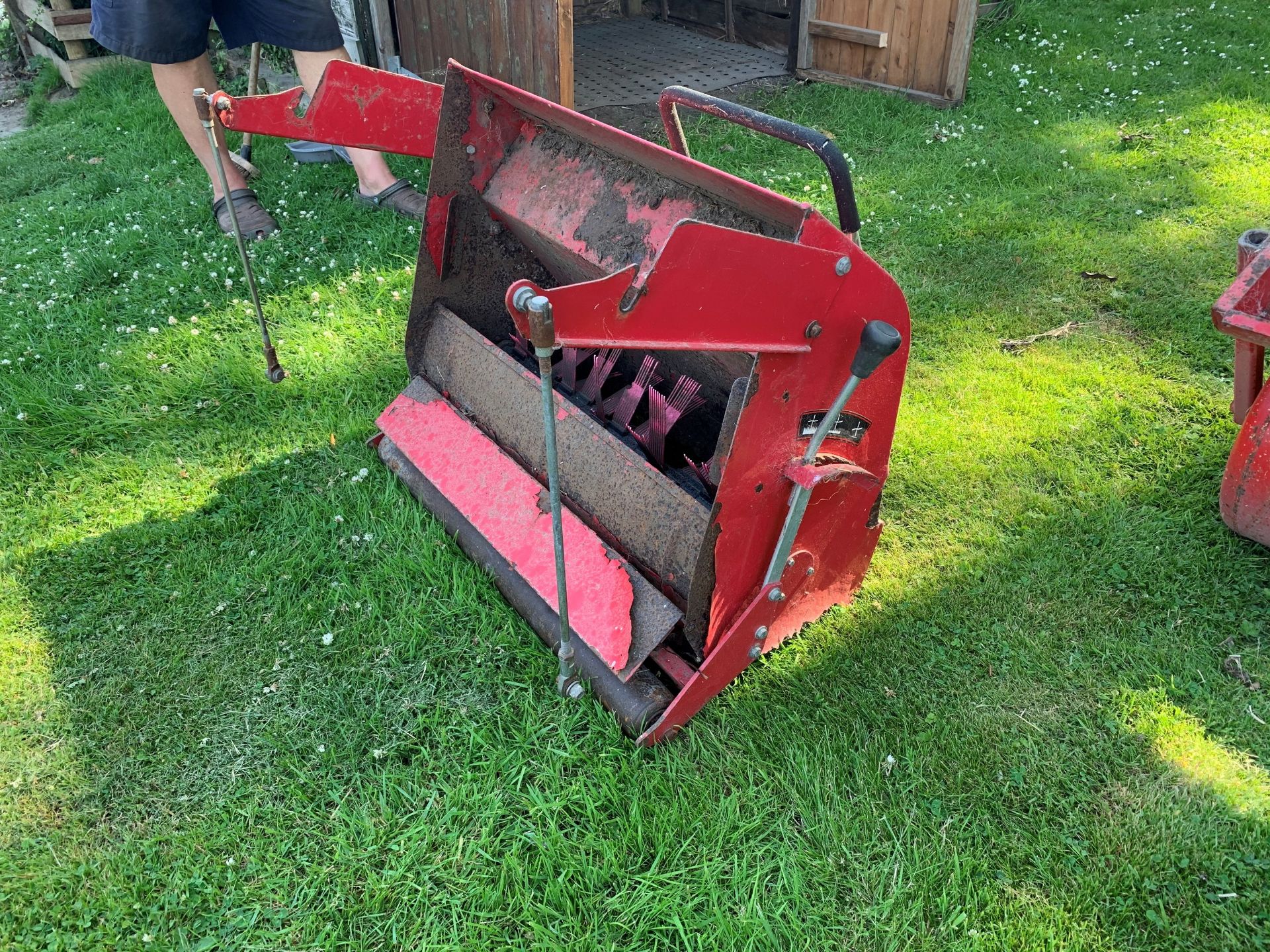 Roller, grass brush and sweeper for Westwood garden tractor - Bild 2 aus 3