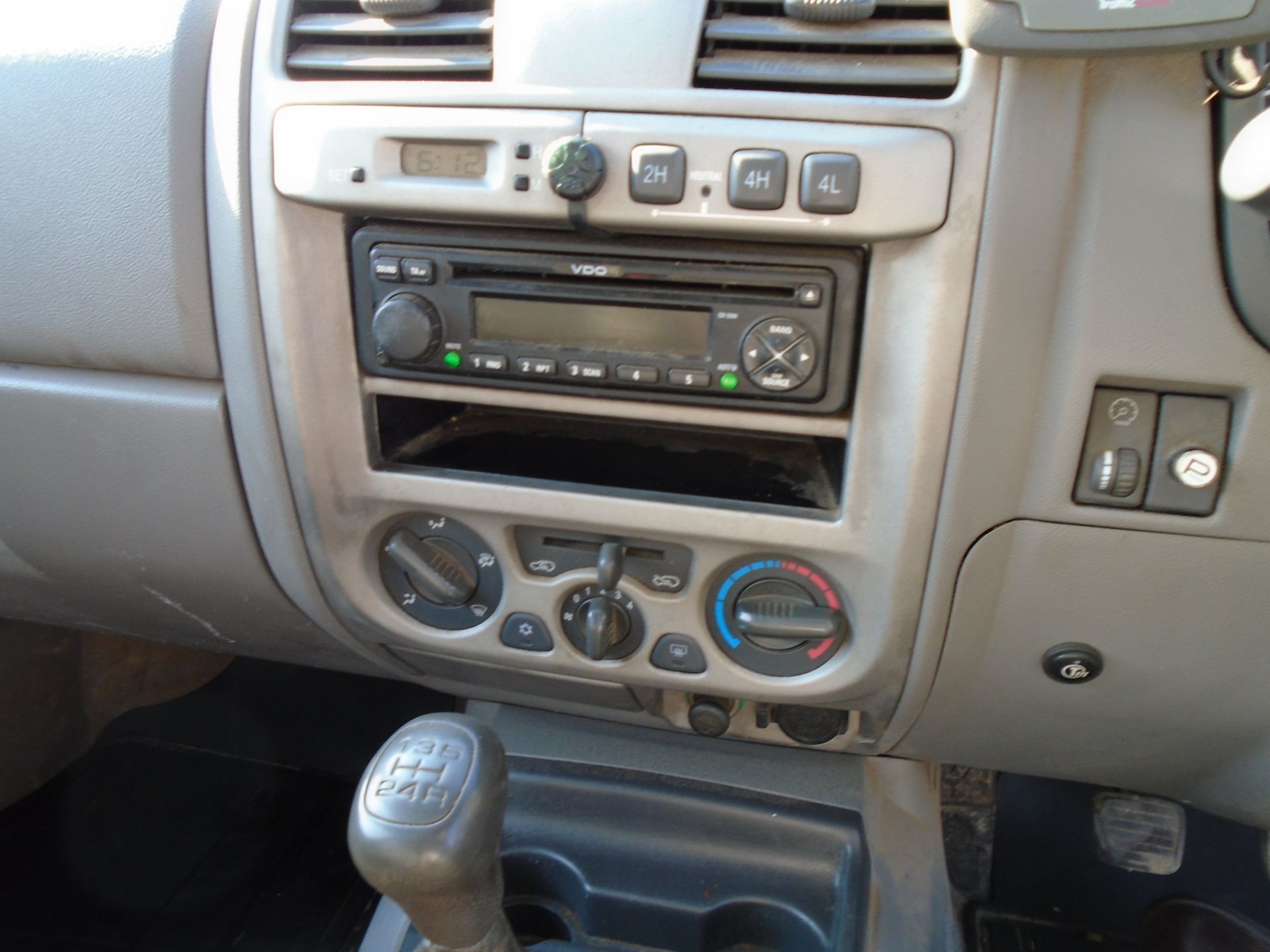 2006 Isuzu Rodeo pickup with canopy, YD06 MHM, 3.0l diesel, 126,500 miles, recent new tires, 10 - Image 7 of 8