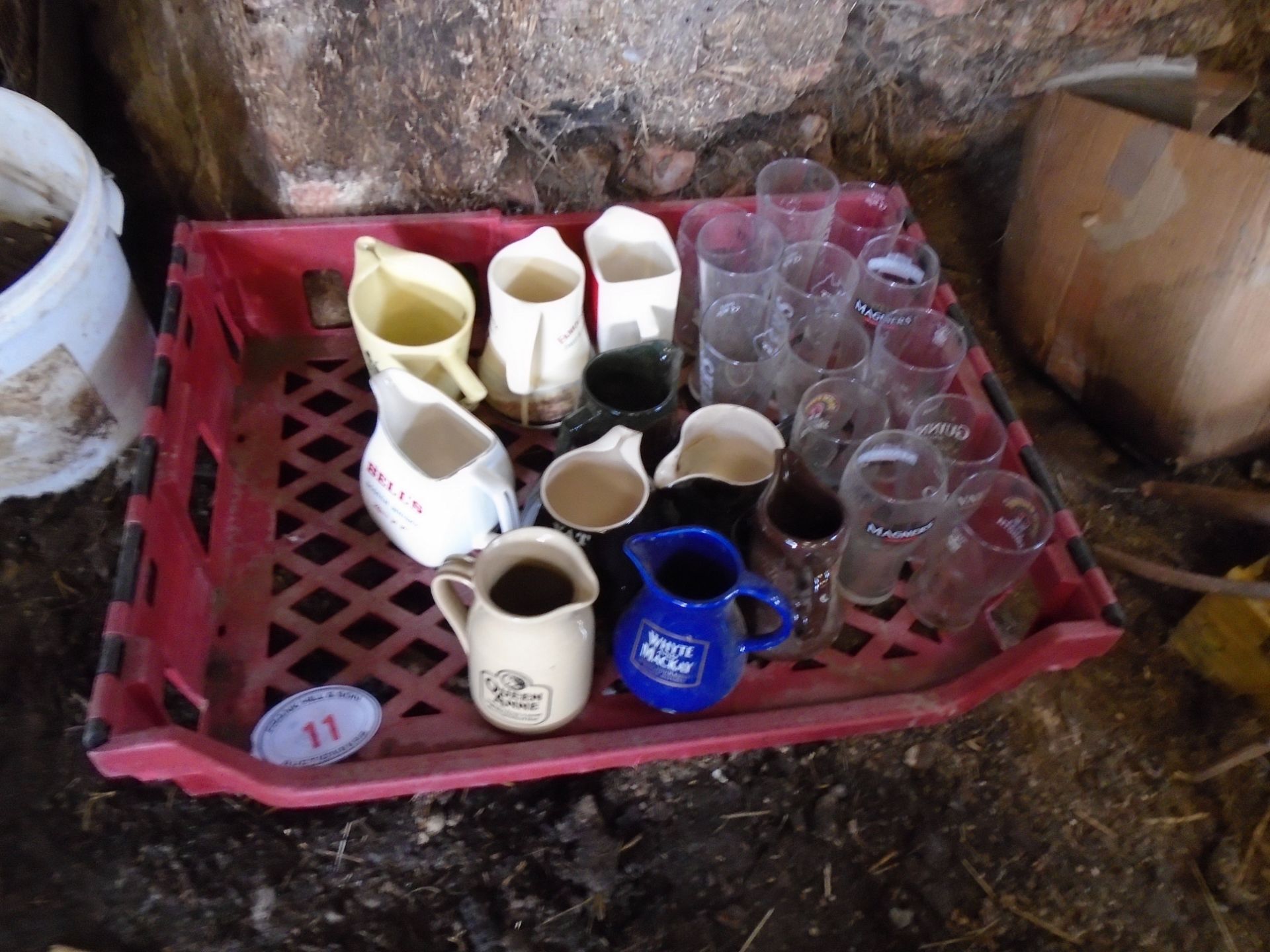 Tray of branded jugs & glasses