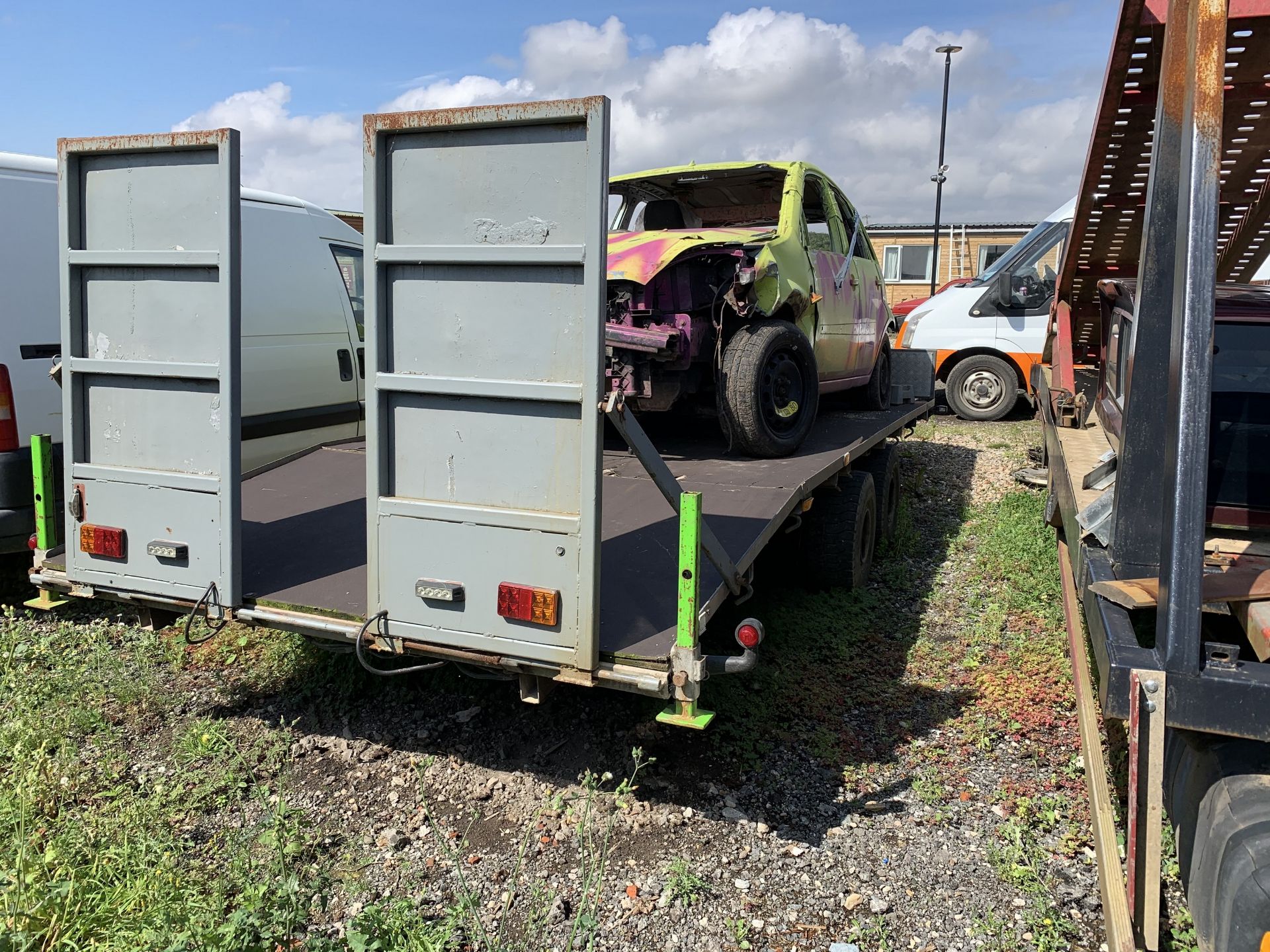 16' beaver tailed trailer with drop ramps NO VAT - Image 2 of 3