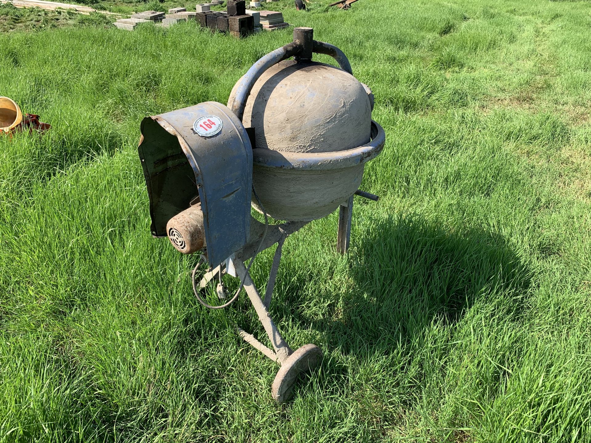 Electric cement mixer