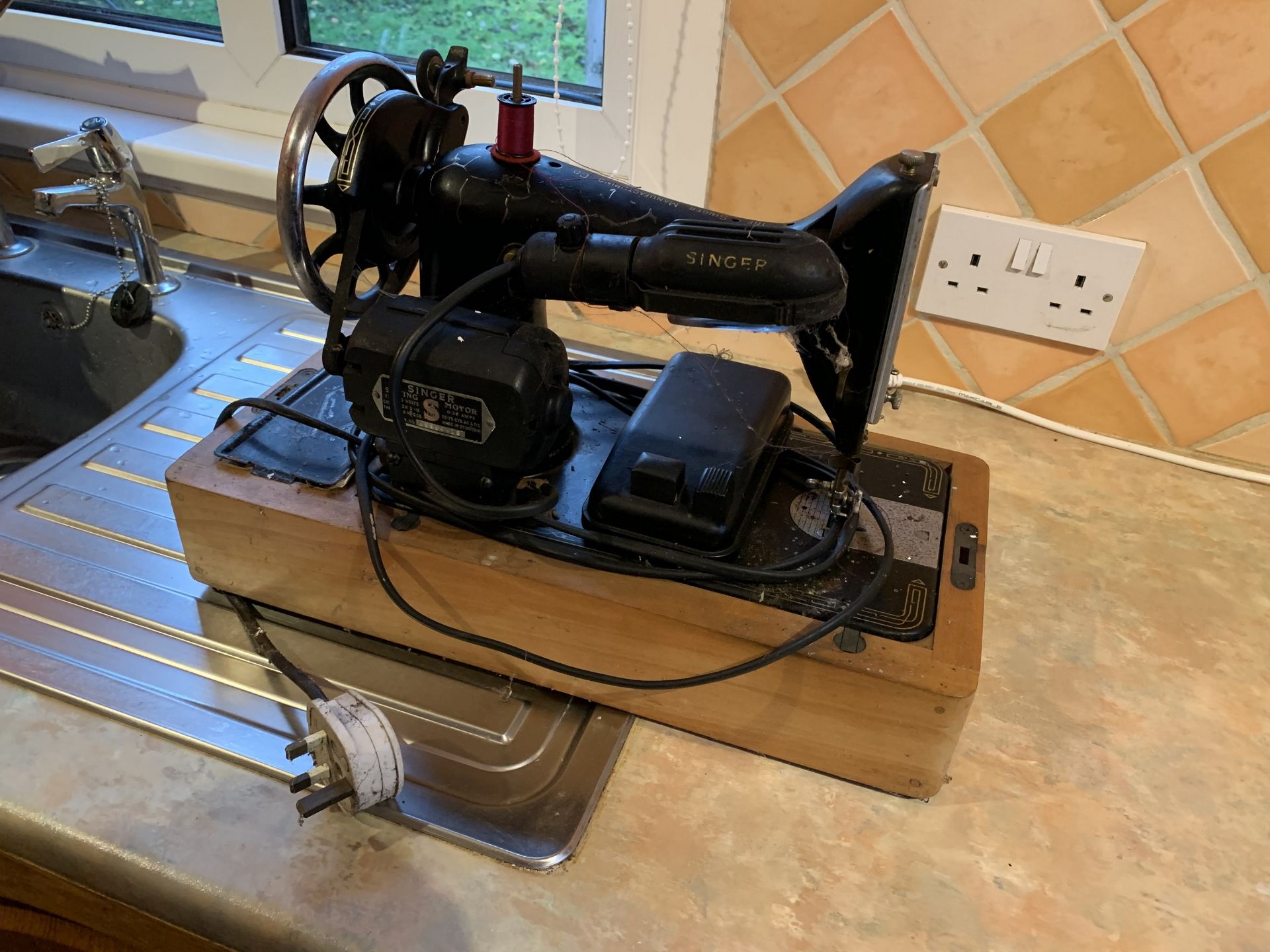 Singer electric sewing machine