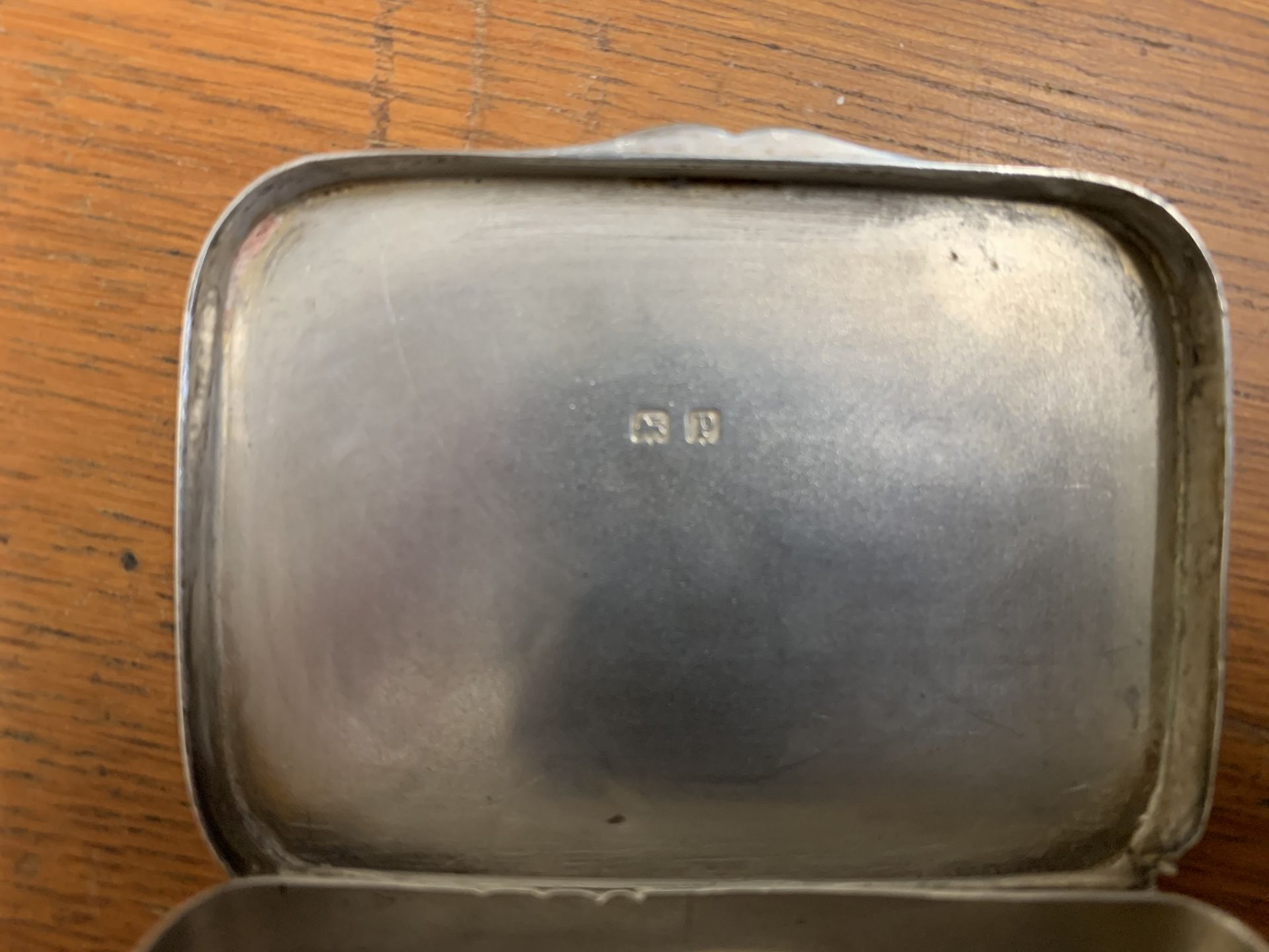 Silver snuff box believed hall marked Birmingham 1939 - Image 2 of 4