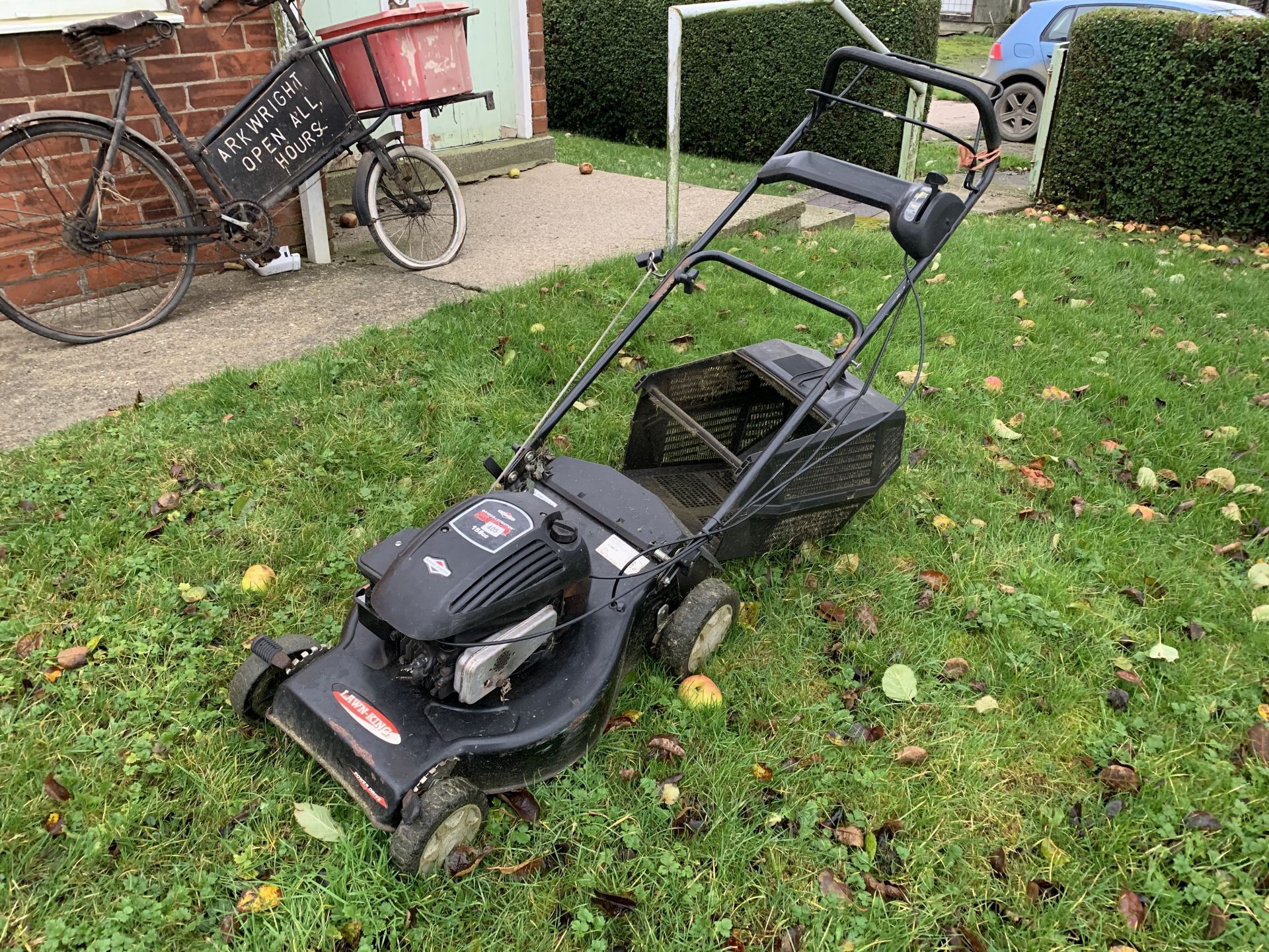 Lawnking lawnmower with B&S 158cc petrol engine