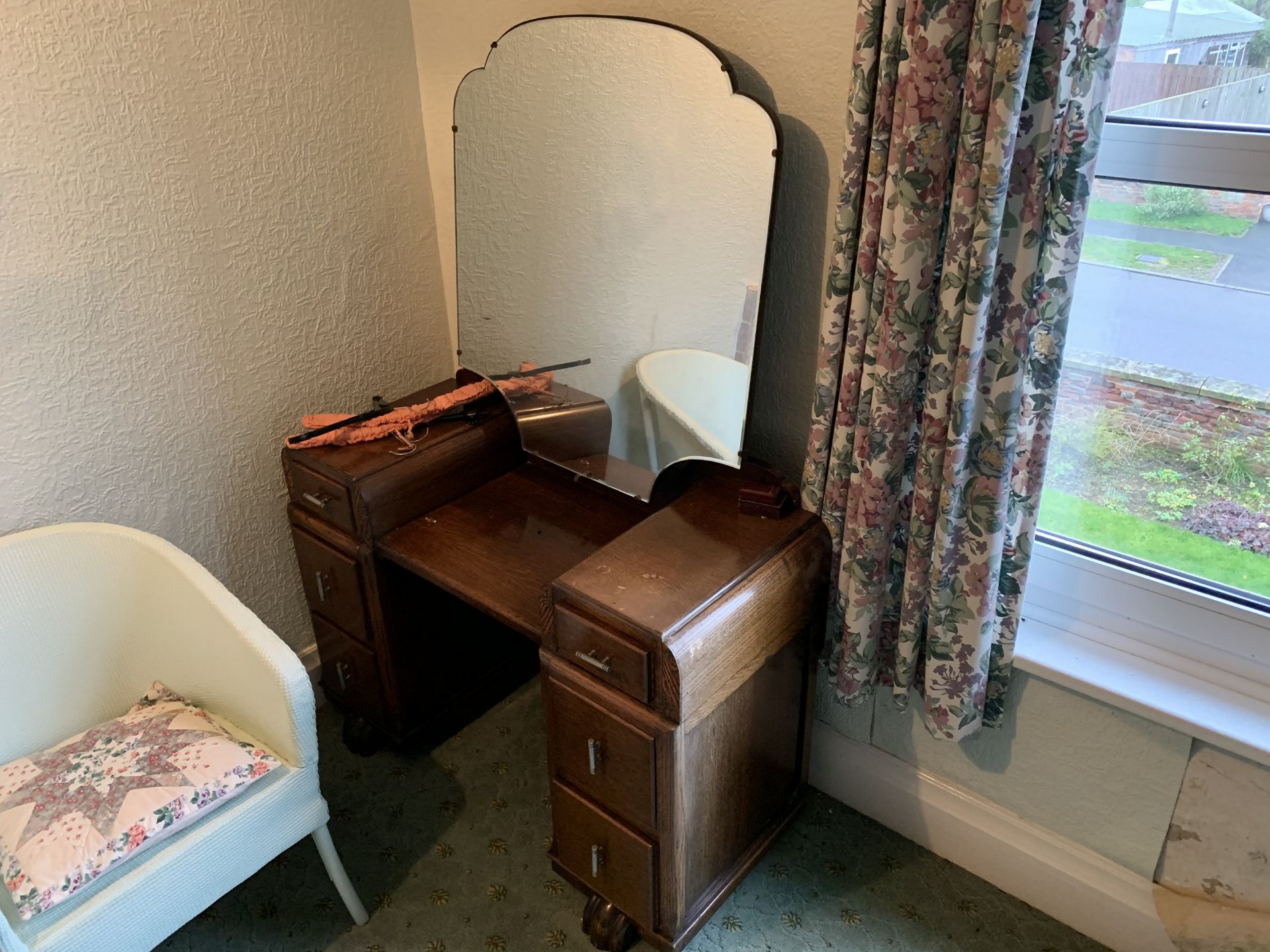 Bedroom suite inc wardrobe, tallboy & dressing table - Image 3 of 3