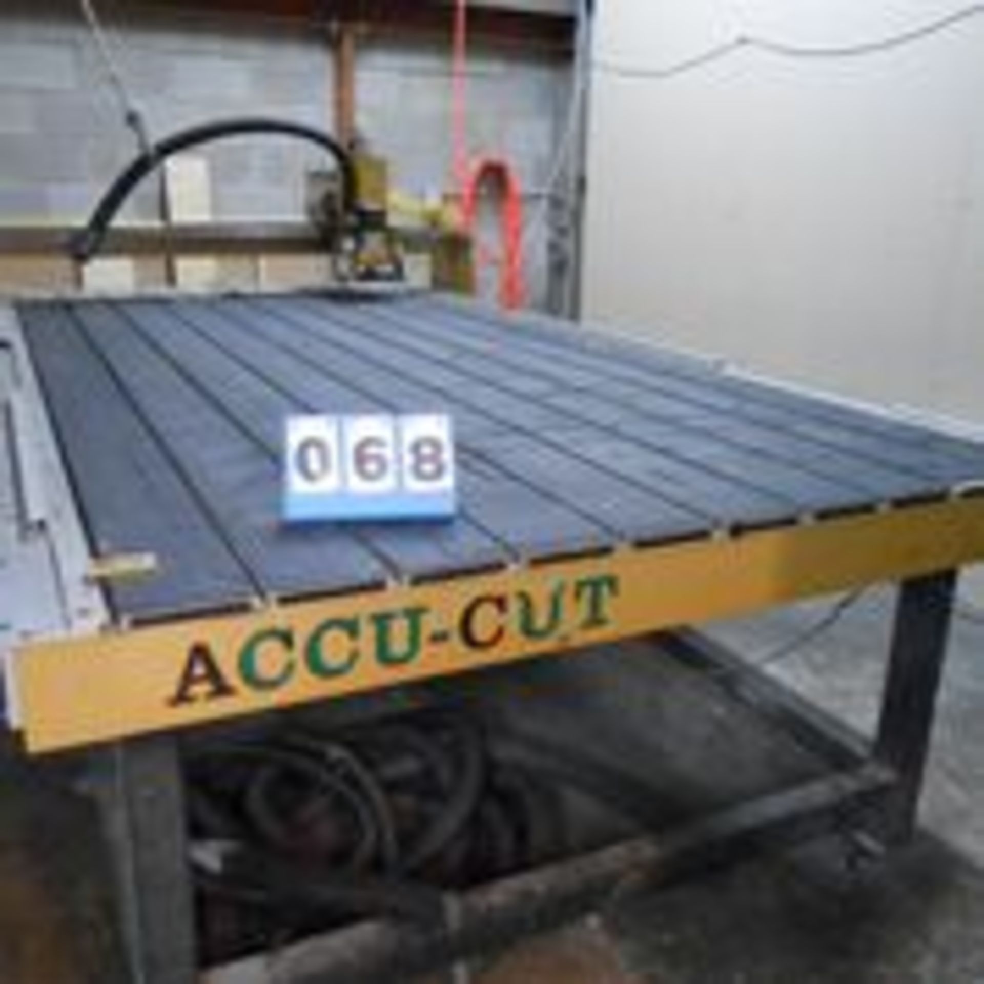 Accu-Cut 5ft x 10ft Router Table, Needs Work