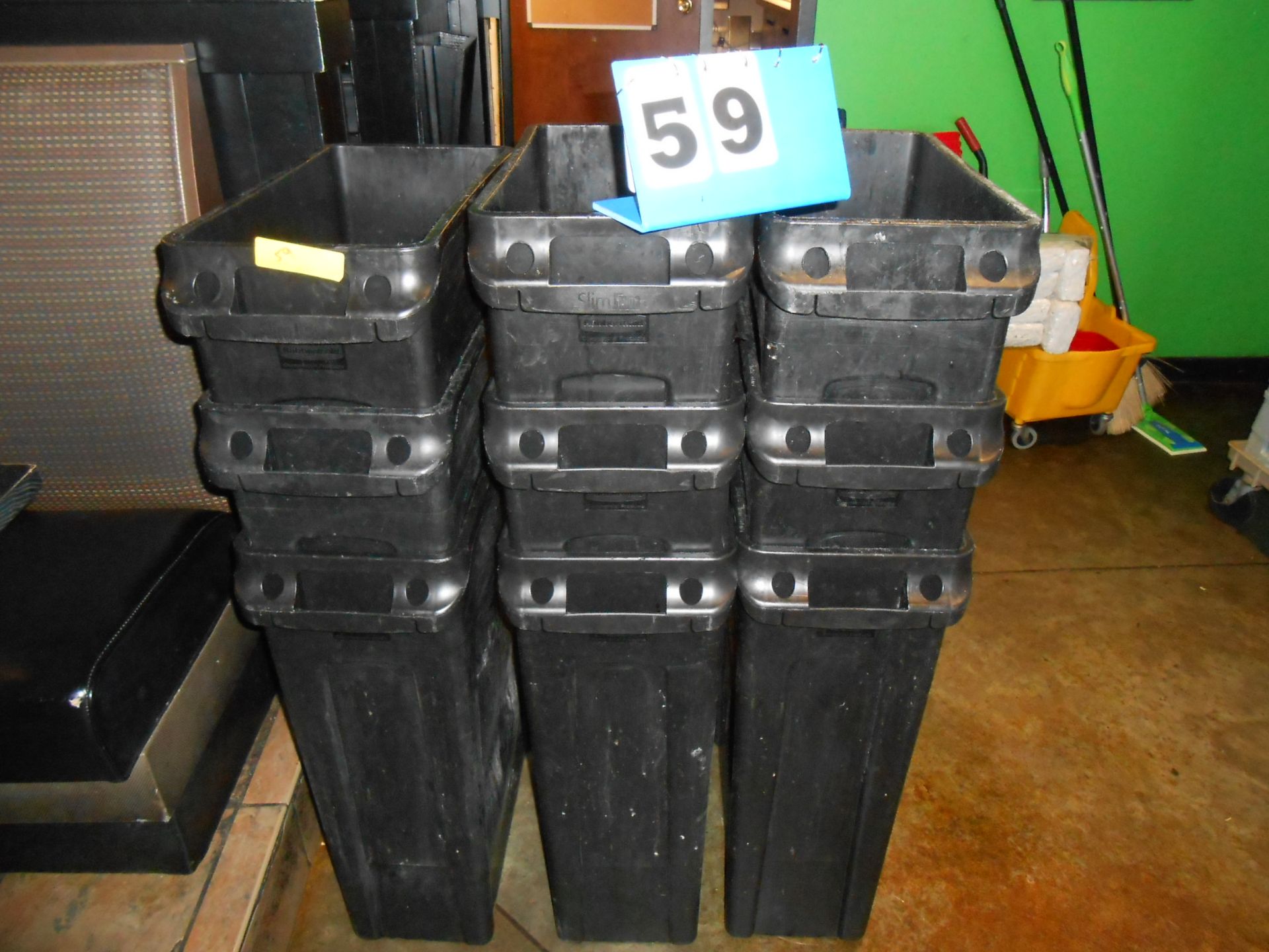 Lot: 9 Trash Cans