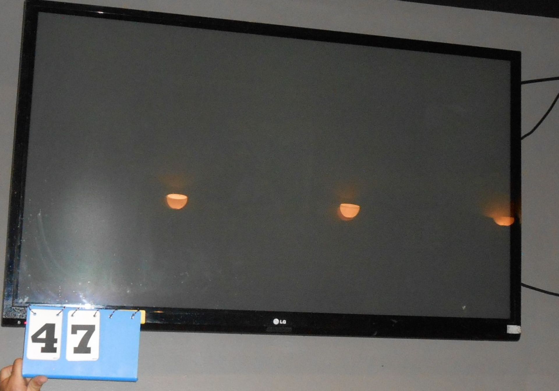 LG 50" Flat Screen TV w/Wall Mount