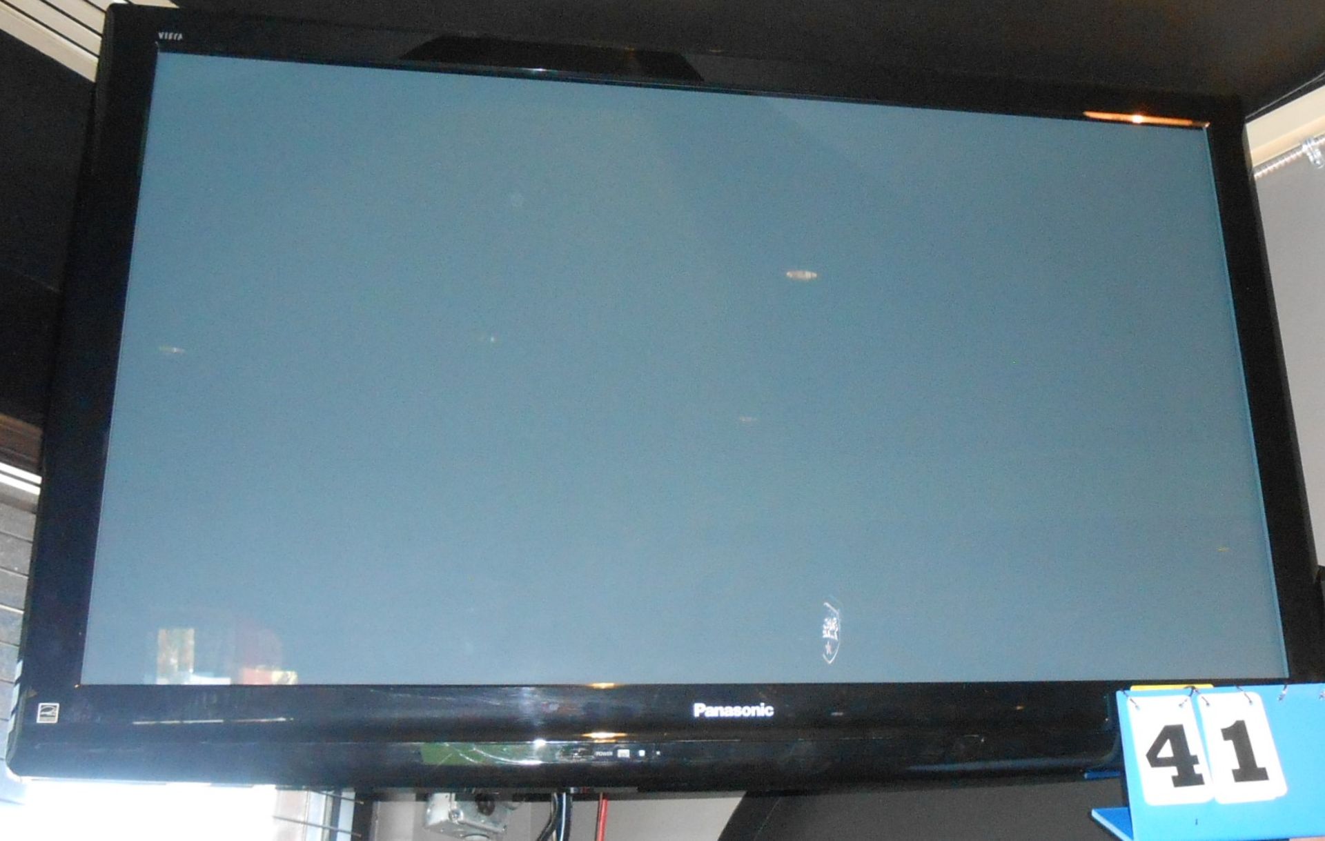 LG 50" Flat Screen TV w/Wall Mount