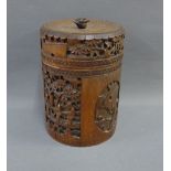 Chinese carved bamboo box and cover, 16cm high