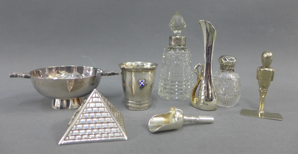 A mixed lot of silver and Epns items to include a quaich and a trinket box, etc (a lot)
