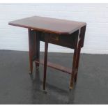 Mahogany Sutherland table, 70 x 62 cm