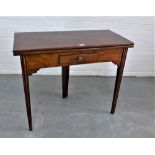 Georgian mahogany foldover tea table with short frieze drawer, on gatelegs 76 x 92cm