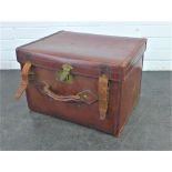 Small brown leather trunk, 32 x 48cm