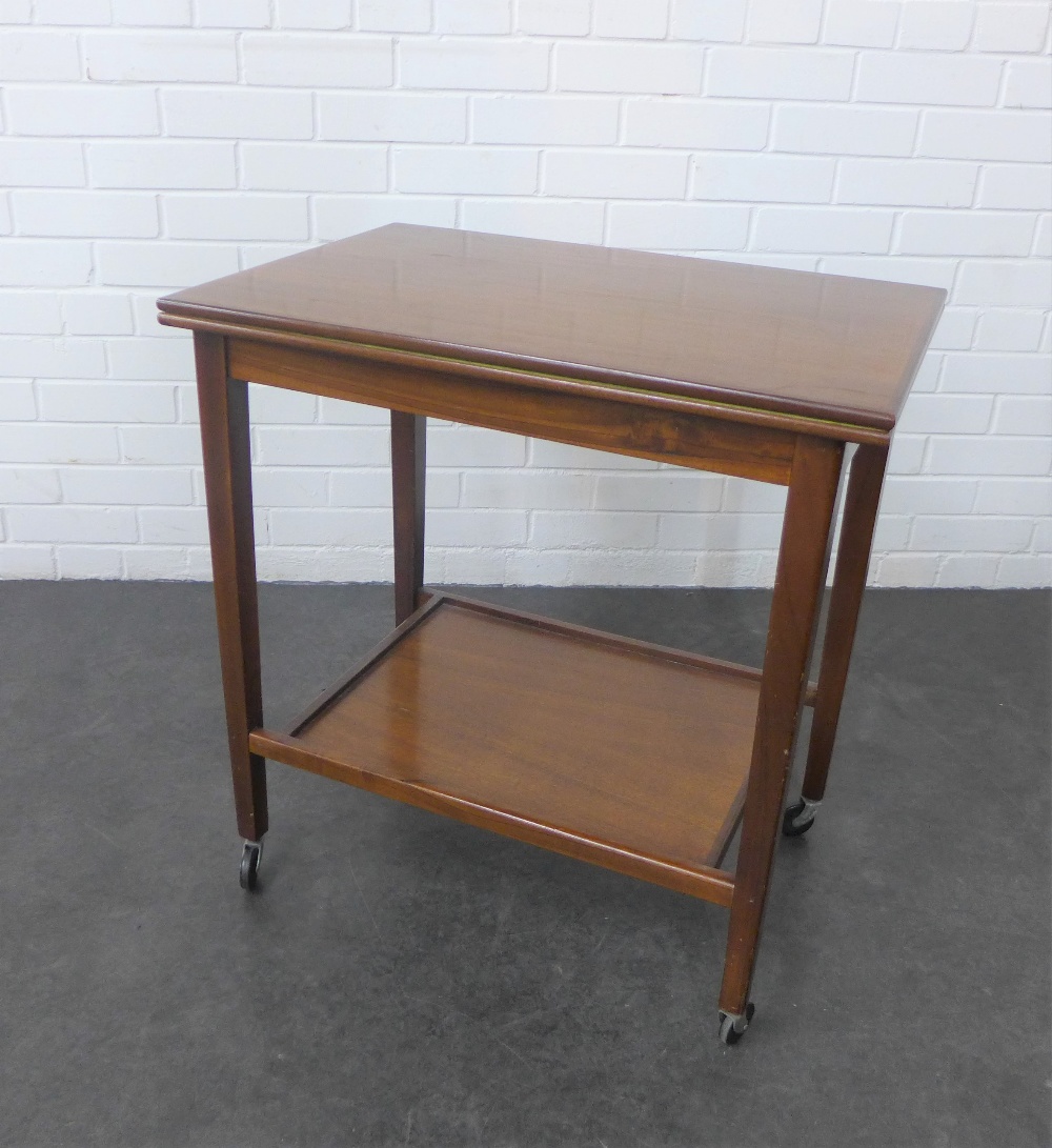 Mahogany foldover card table, 71 x 66cm