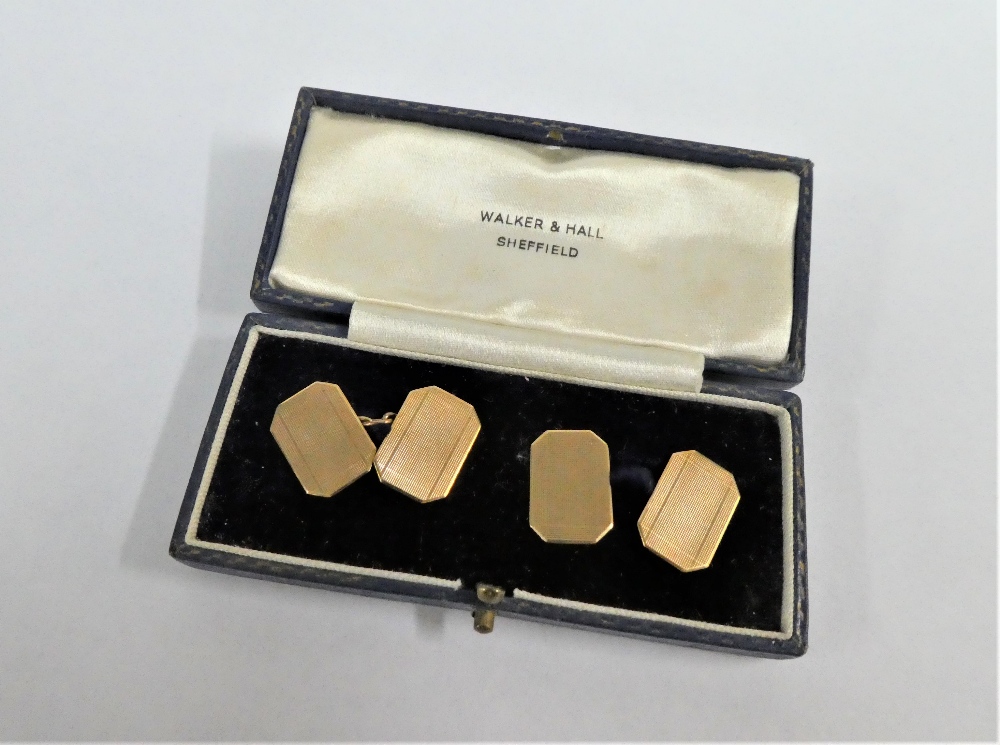 Pair of Gents 9 carat gold cufflinks, in fitted box.