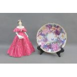 Royal Worcester figure 'A Tribute to Her Gracious Majesty Queen Elizabeth, The Queen Mother',