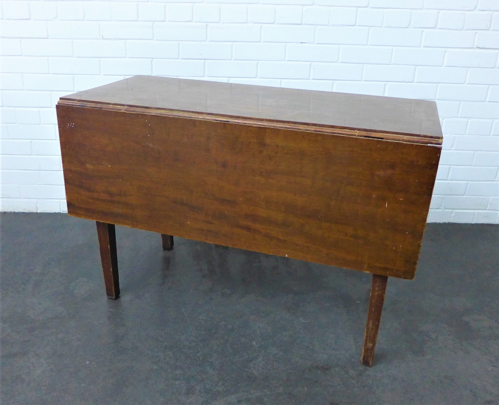 Mahogany drop leaf table, 72 x 108cm