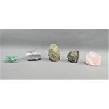 Collection of mineral stones to include, malachite and amethyst etc., (a lot)