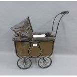 Late 19th / early 20th century child's toy pram, 55cm high