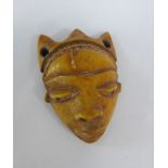 Early 20th century African ivory Pende head, 5.5cm long