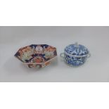 A Chinese octagonal Imari bowl, 20cm wide together with a blue and white bowl and cover, 17cm (2)