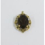 9ct gold smoky quartz pendant, 3cm