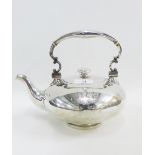 Elkington & Co Epns spirit kettle with engraved Je Suis Prest stags head clan crest,